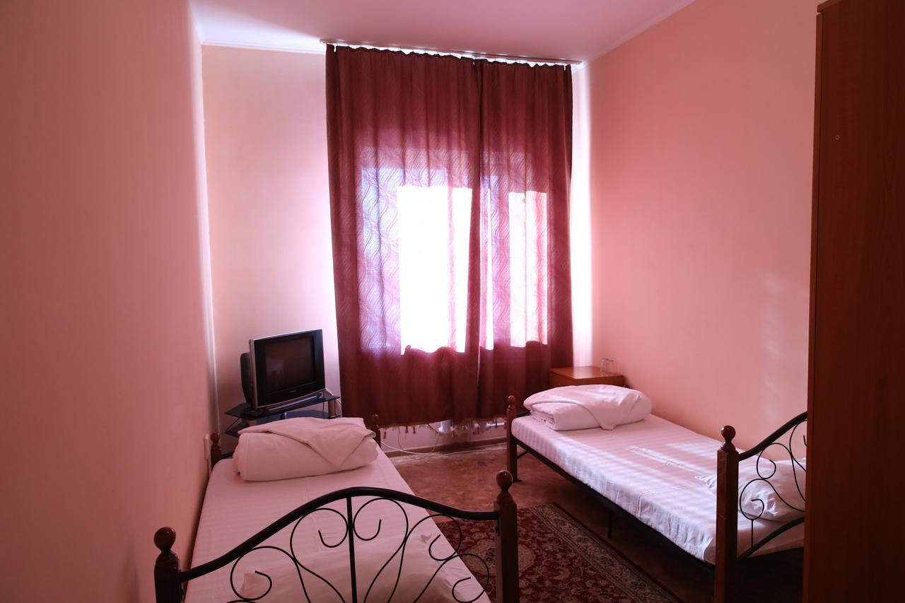 Hotel Alkuat Asztana Kültér fotó