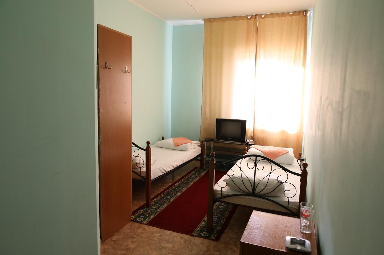 Hotel Alkuat Asztana Kültér fotó