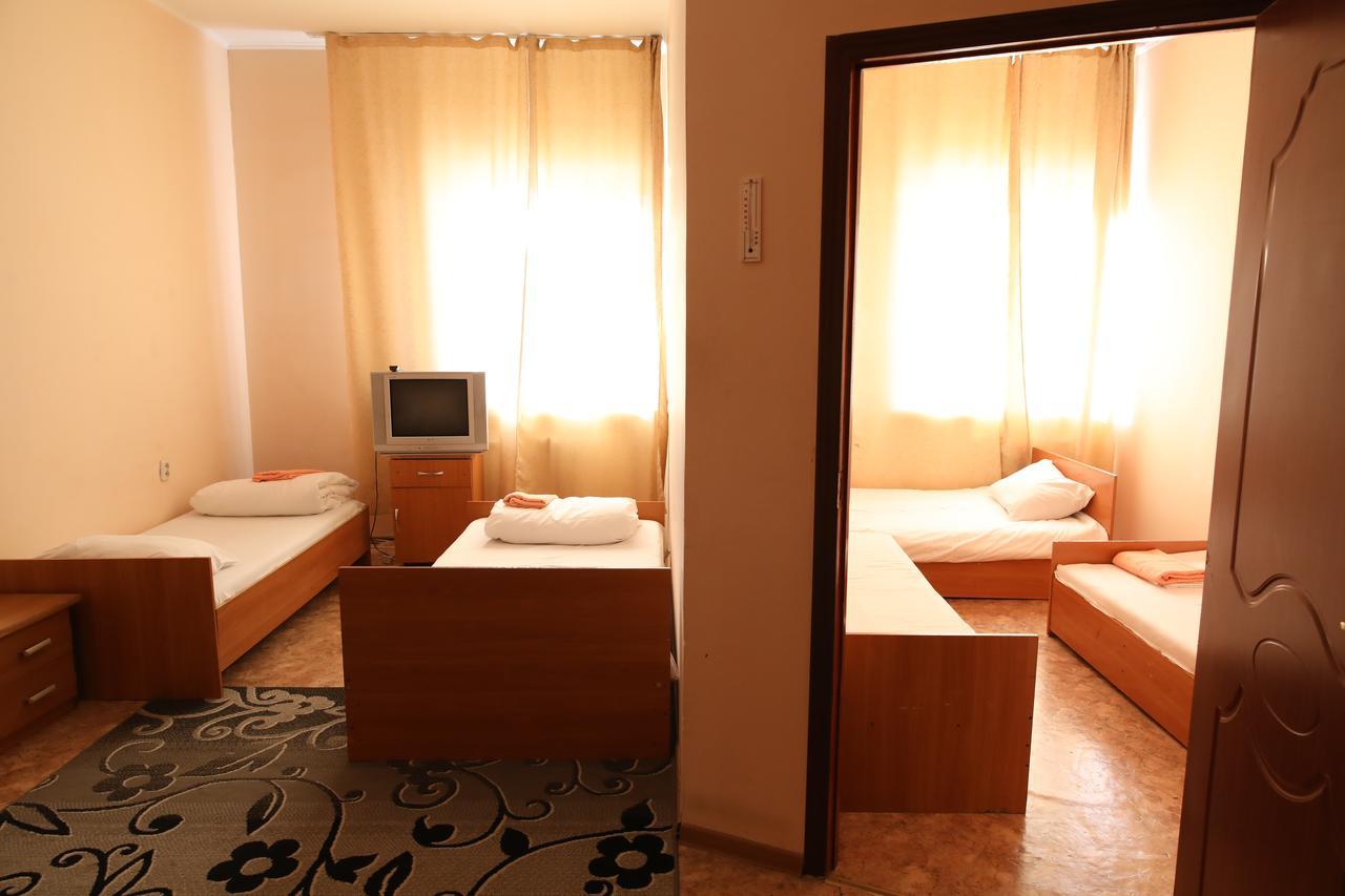 Hotel Alkuat Asztana Kültér fotó